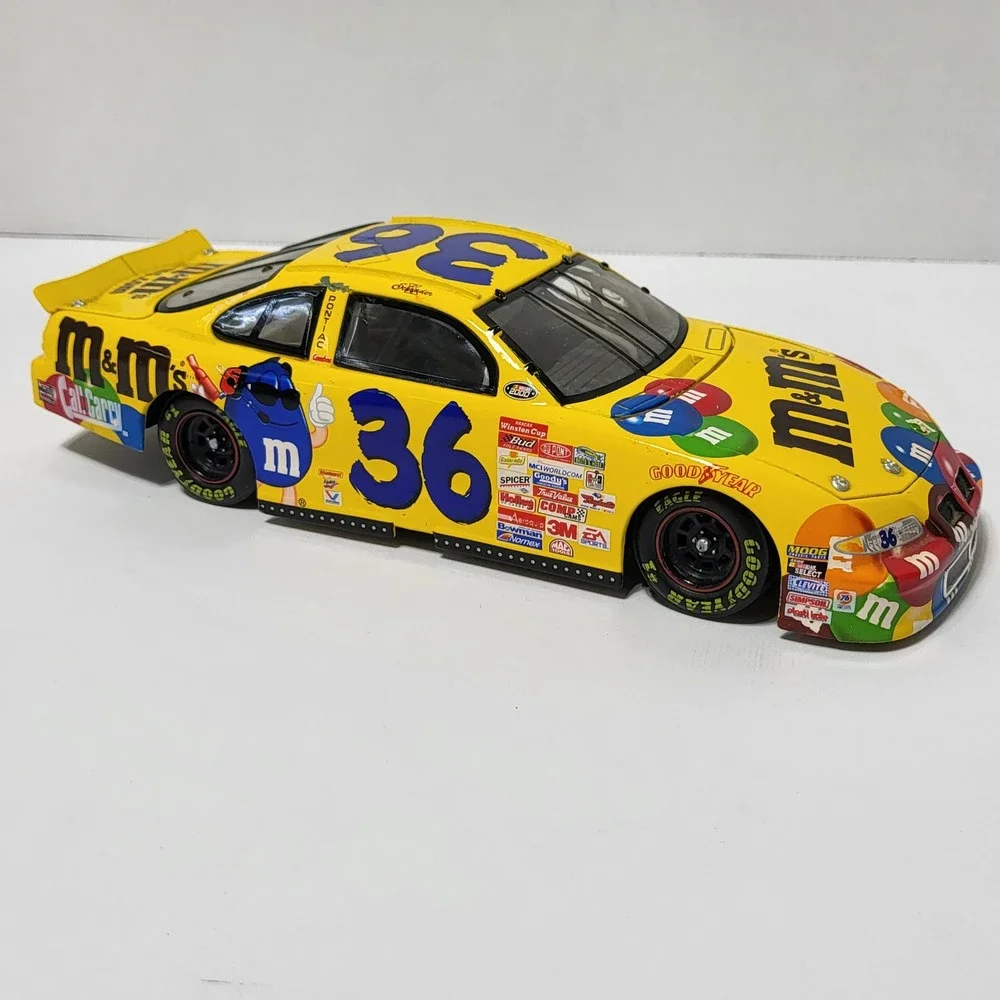Action Ken Schrader 36 M&Ms 2000 Pontiac Grand Prix 1:24 Diecast NASCAR Car